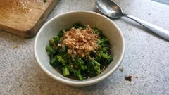 茹で時間2〜3分で色よく仕上がる、菜花のおひたし—苦味がやさしくなる簡単レシピ