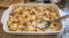 カリフラワーのグラタン風オーブン焼き—下ゆでで水っぽくならない、パンチェッタ香る定番レシピ