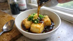 だし不要でカリッと、とろり。めんつゆで作る揚げ出し豆腐の簡単レシピ