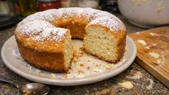 卵のメレンゲでふわ軽に。グルテンフリーのリングケーキ「チャンベローネ・ヌヴォラ」